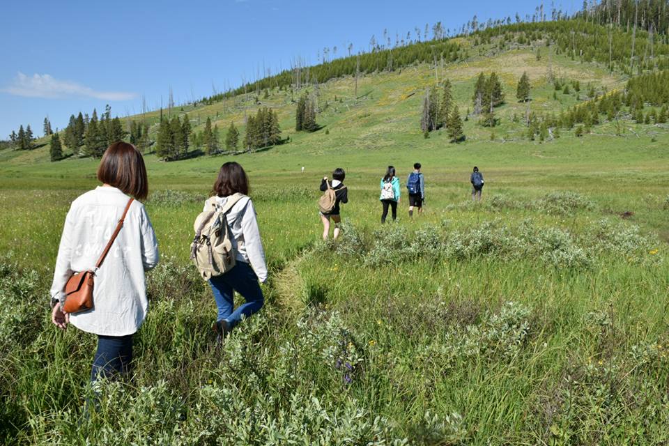 Yellowstone National Park_莊宜靜 (1)在黃石打工時認識了一群朋友，我們都對大自然有著一樣的敬畏與愛!-1